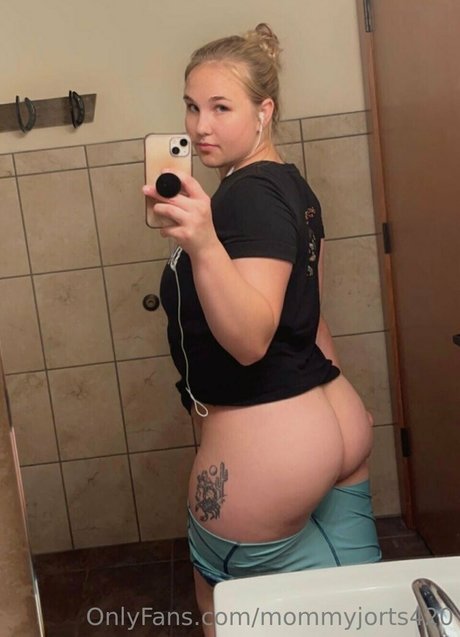 mommyjorts420 model xxx pictures
