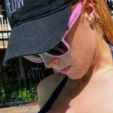 BustyGinger perfect star pics