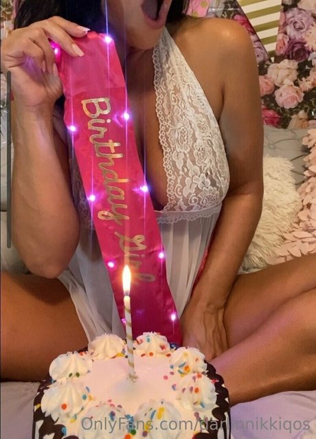 DarlinNikkiQOS star nude pics