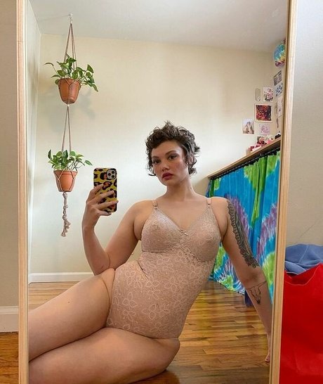 isabel hendrix model hot images