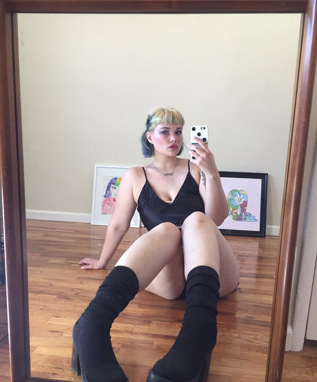 isabel hendrix model gallery