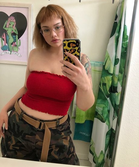 isabel hendrix model free pic