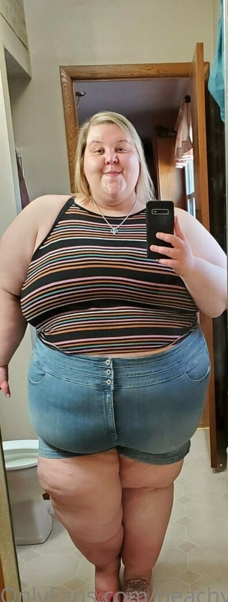 peachyg28 nude model img