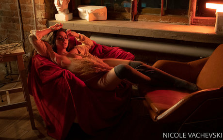 petitenikole high quality pornstar image