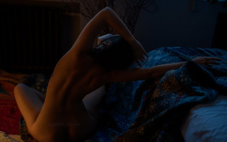 petitenikole model nudes photo