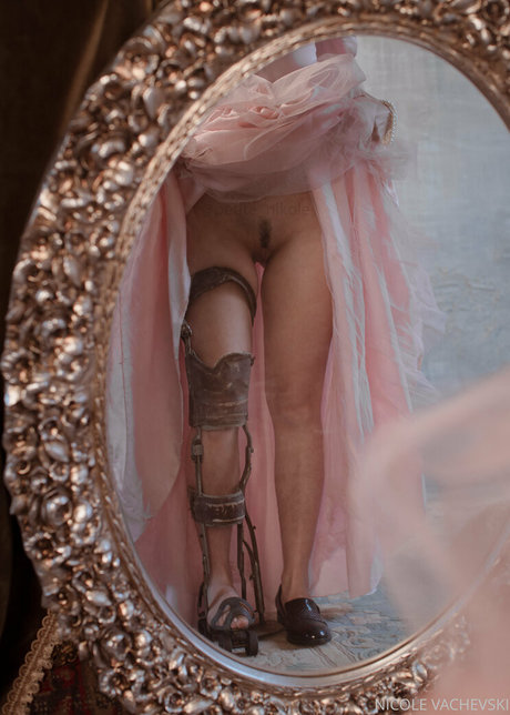 petitenikole nude model img