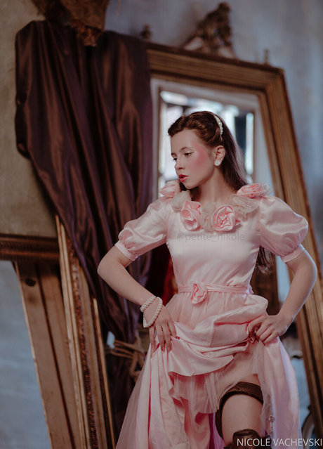 petitenikole model exclusive images