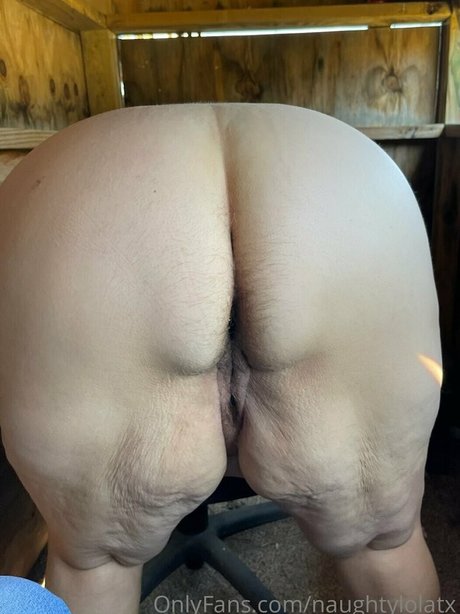 naughtylolatx art model photos