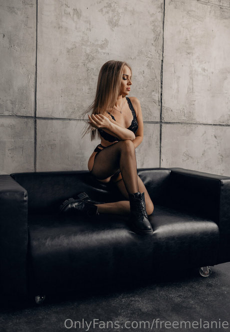 freemelanie star high quality image