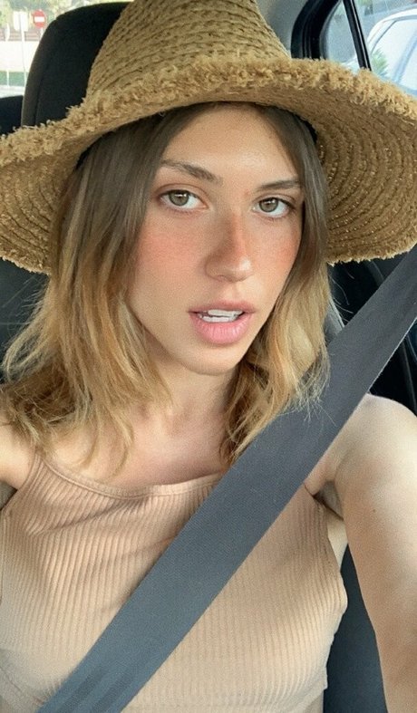 prettydommm exclusive model img