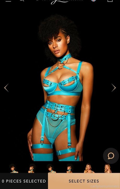 carlyraesummers art actress pic