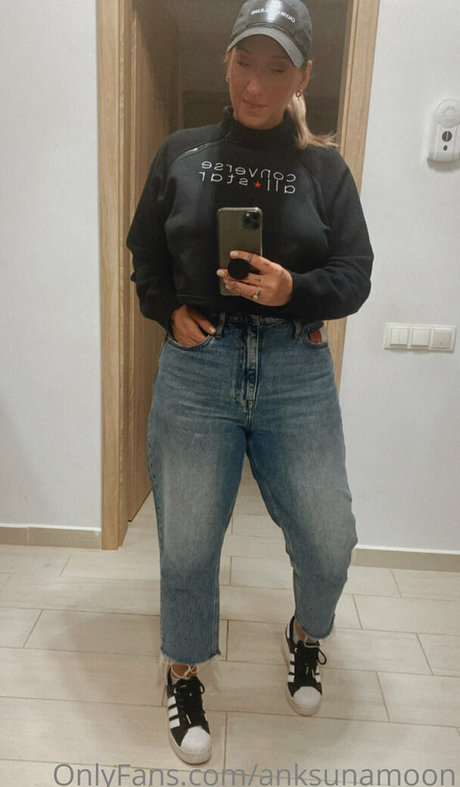 anksunamoon nude actress img