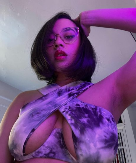 itsqueennovaa model art galleries