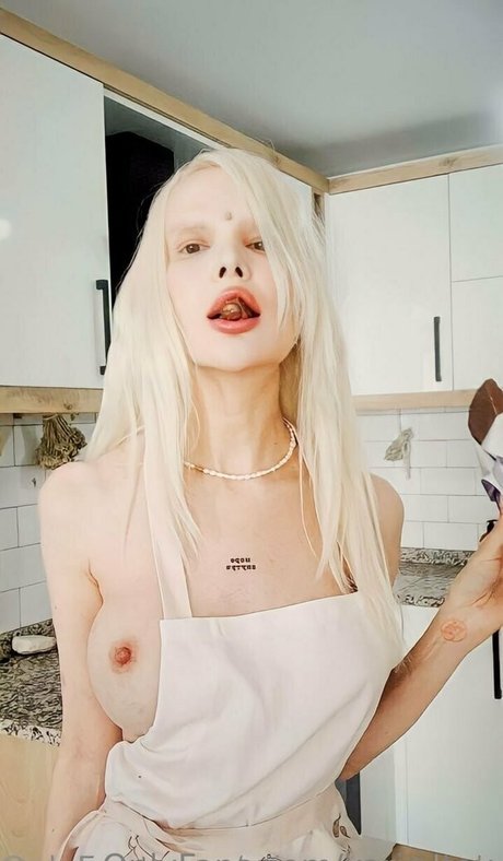 karin toy nudes actress image