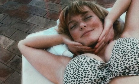 Dakota Blue Richards model hot photo