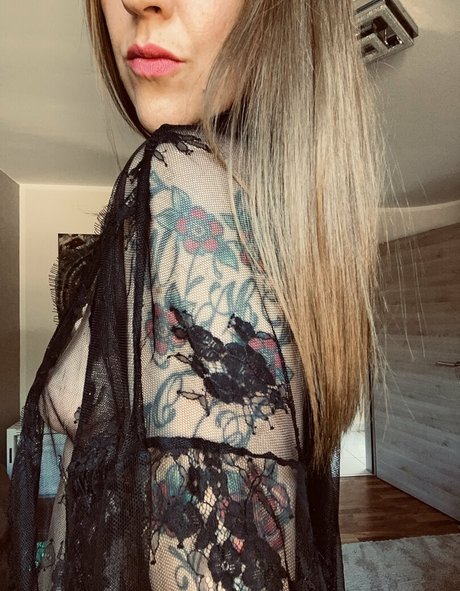 ladylisa33 erotic model picture