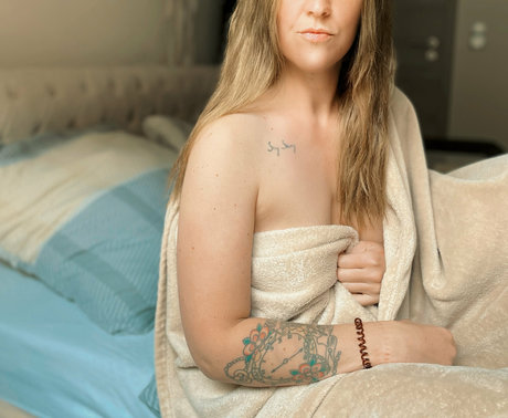 ladylisa33 art actress archive