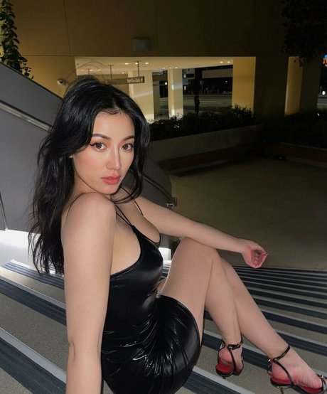 Purple5boo model perfect pic