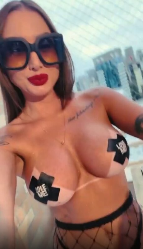 Jheniffer Lopes naked pornstar photos