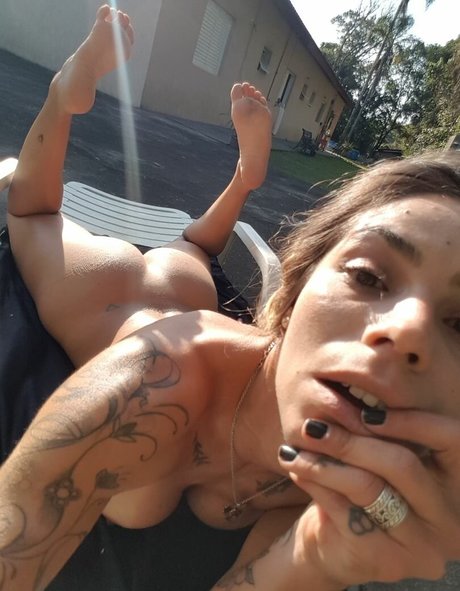 jujuzenn model porn image