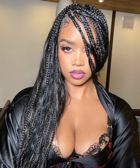 hermusicofficial best star photo