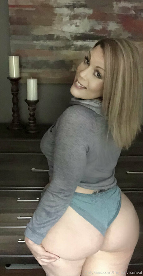 therealvixenval erotic actress image