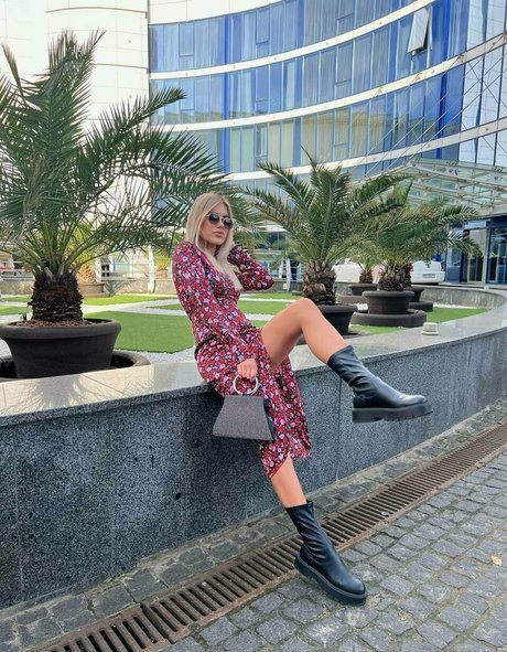 leather leggings onlyfans top image