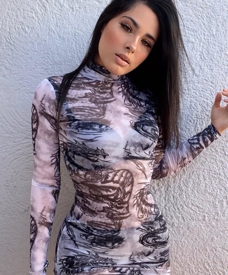 Adriana Olivarez model high quality image