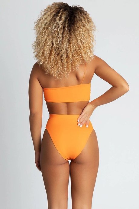 Jena Frumes hot actress picture