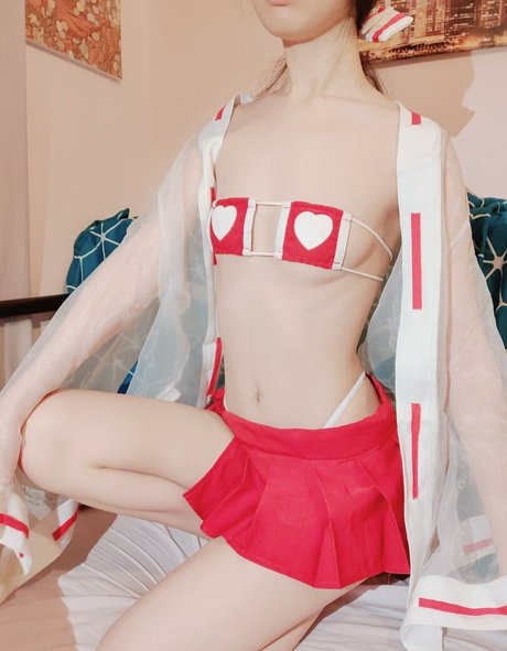 Petitesaki model exclusive pic