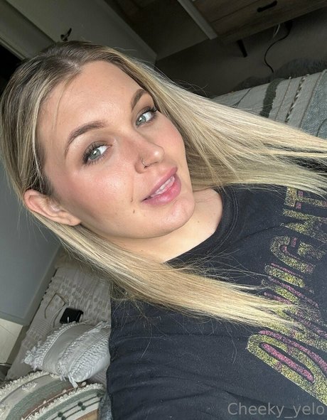 cheeky yelofree high quality model images