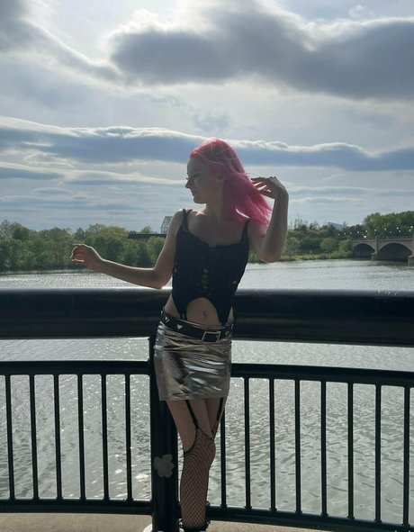 yrbunnygirl nude pornstar picture