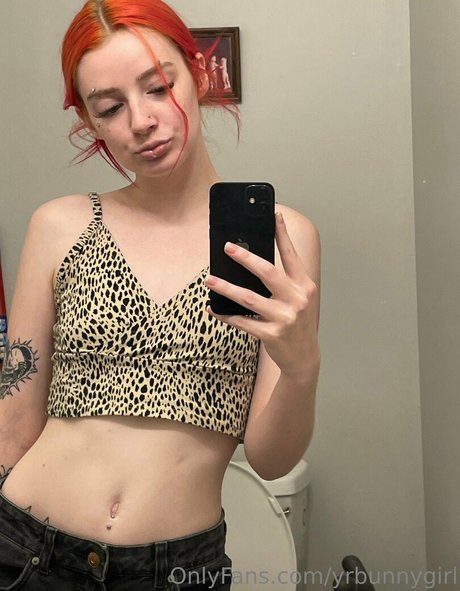 yrbunnygirl nude pornstar img