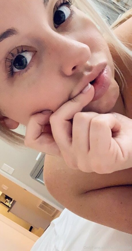 LoadsofLayla free actress pictures