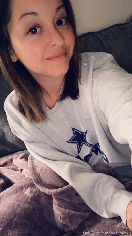 LoadsofLayla naked pornstar pics