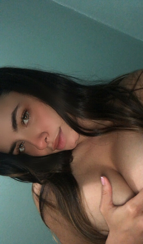 dannagisell nude model gallery