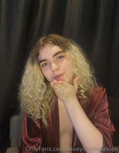 roseyccomplexion sex actress archive