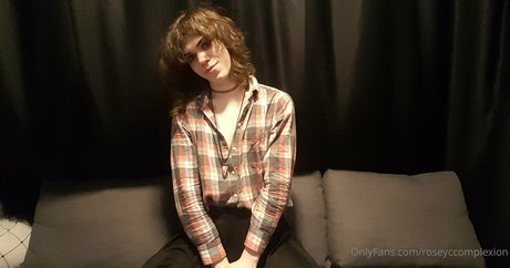 roseyccomplexion pornstar beautiful photo