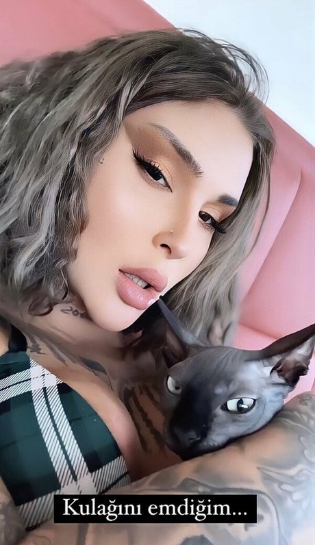 Damla Ozden model xxx pictures