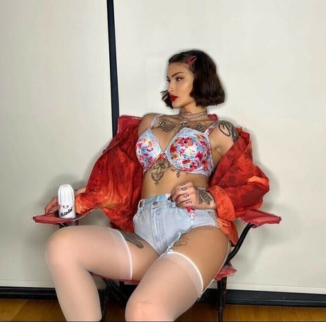 Damla Ozden hd pornstar gallery