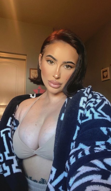 Getabaghoe star sexy pictures