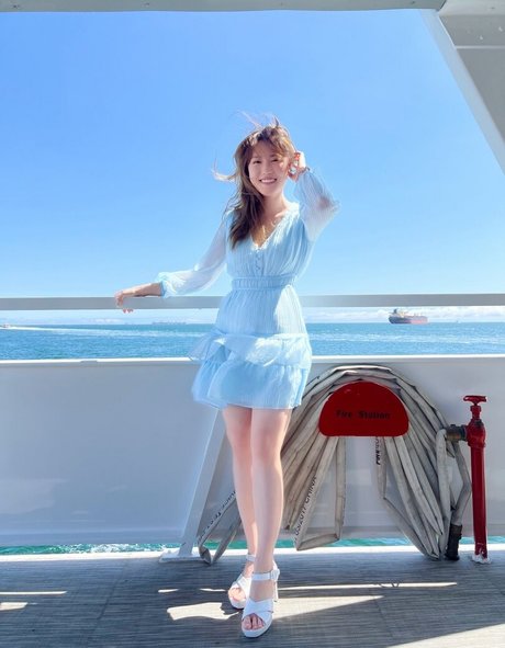 Plushys model pretty img