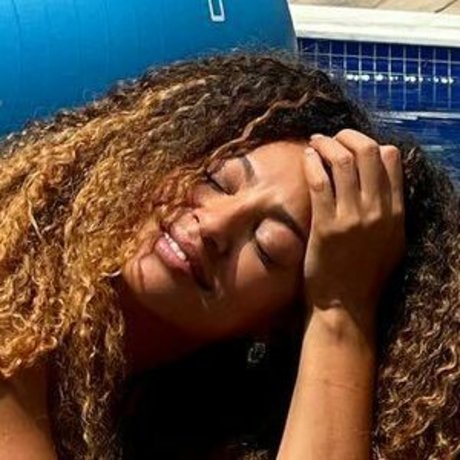 Sheron Menezes model pornographic photos