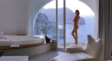 Nathalie Kelley naked actress images