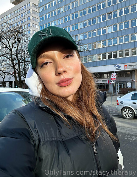 stacy therapy art actress pic