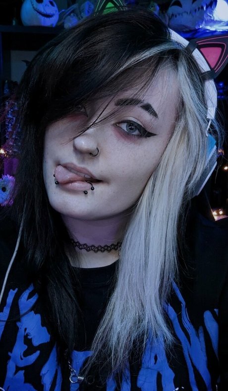 Easygoinggoth porn model img
