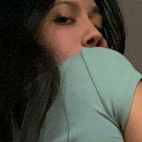 UrfaveBebecita model hd pic