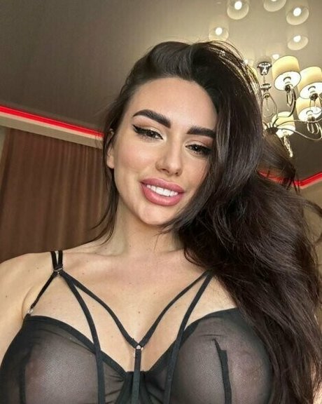 amour angel exclusive model pic