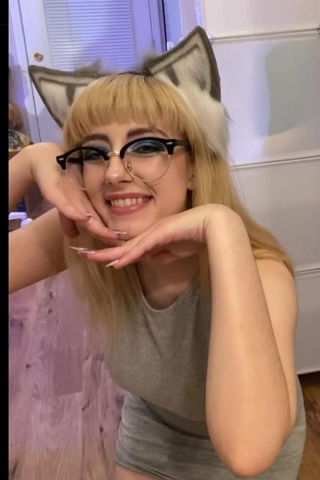 Splishbie model high quality images