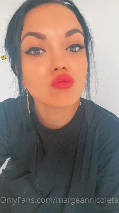 lexy266 naked model picture